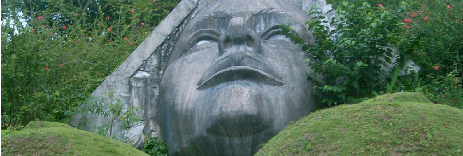 基诺山巨大人像