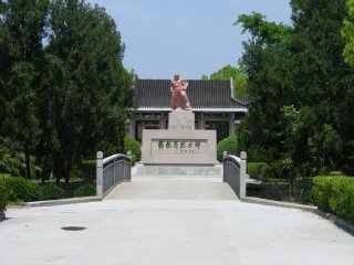 杨根思烈士陵园