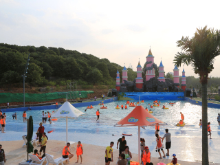 刘洪文化园海浪谷景区