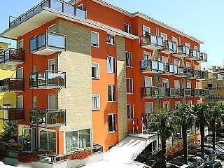 圣玛丽亚和多纳托教堂