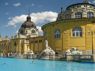 鲁道什温泉浴场