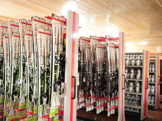 长白山原生态戏冬游乐景区