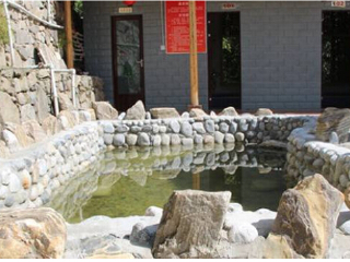 海螺沟逸家温泉酒店温泉