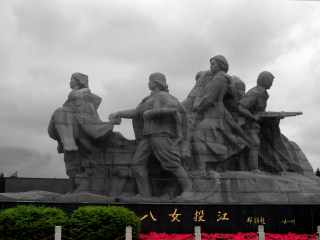 八女投江纪念碑