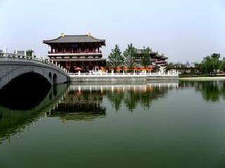 曲江流饮团团转