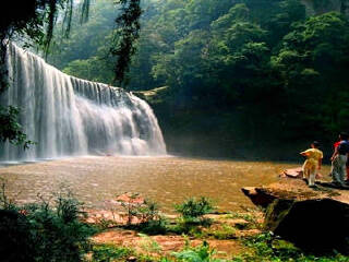 城隍庙十八丈瀑布