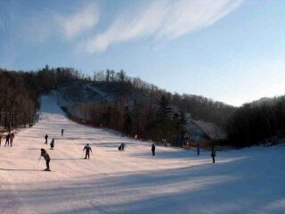 清闲庄园滑雪场
