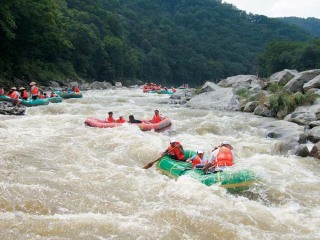 红河谷漂流