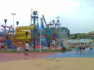 悦兮半岛水上乐园