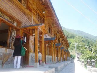 海螺沟木林森村温泉酒店温泉