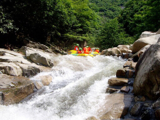 藏龙百瀑皮筏漂流