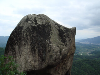 朱雀石旅游攻略