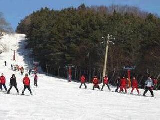 平山神鹿滑雪场
