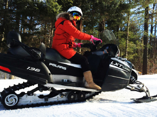 长白山原生态戏冬游乐景区