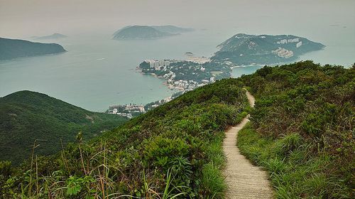 太平山是香港的高峰,亦名維多利亞山,曾是英國人宣示主權的地方.