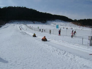 凤凰山滑雪场