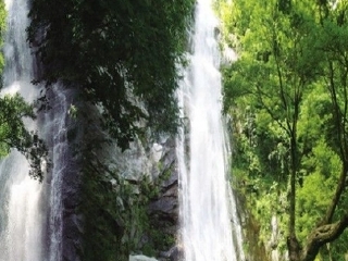 城隍庙十八丈瀑布