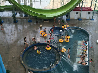 尧龙湾温泉水上乐园