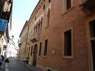 莱奥尼蒙塔纳宫画廊