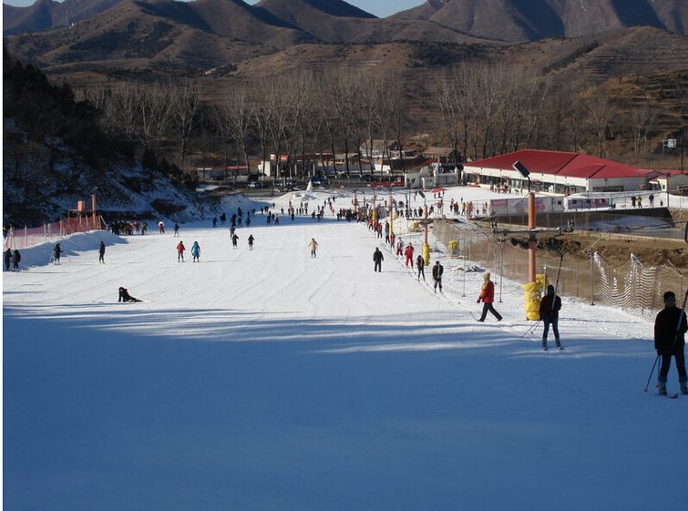 临汾九龙山庄滑雪场图片