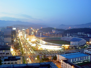 龙岩市体育中心