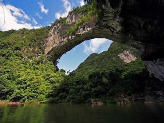 布柳河峡谷景点