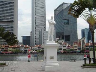 史丹福莱佛士雕像