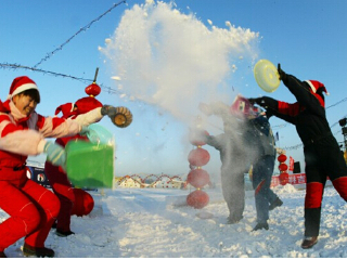 哈尔滨首届泳动龙江冰雪乐园