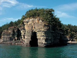 床足岩郡立公园