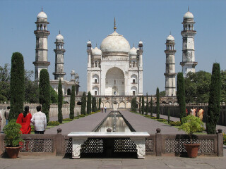 比比卡巴格巴拉陵