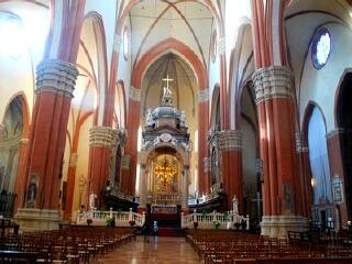 圣彼得罗尼奥教堂