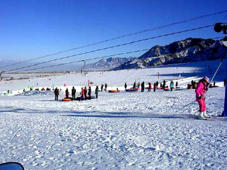 新疆白云国际滑雪场