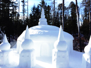 长白山原生态戏冬游乐景区