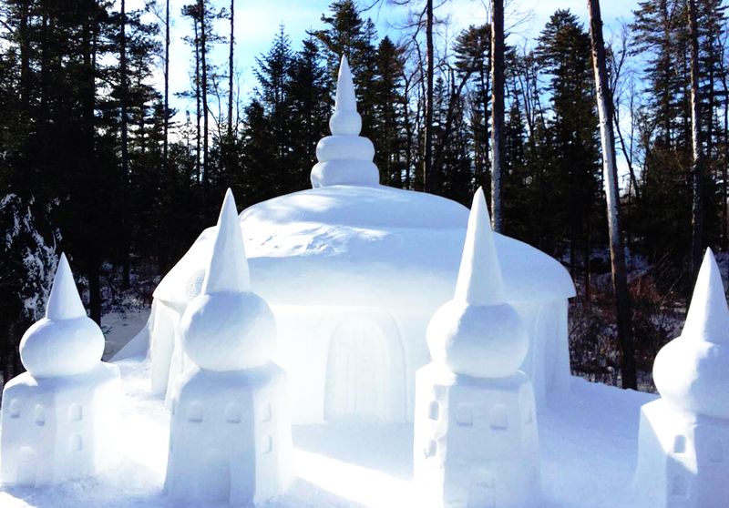 用雪堆建起你心中的那座象牙塔,如果你是公主/王子,那么就去雪堡体验