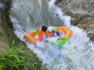 芙蓉峡至尊漂流