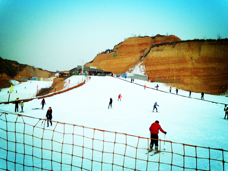 采薇庄园冰雪欢乐谷
