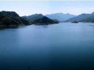 别山湖-大别山主峰