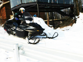 长白山原生态戏冬游乐景区