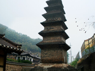 新世洞七层砖塔