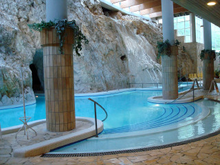 米什科尔茨陶波尔查山洞温泉浴场