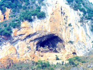 水城硝灰洞遗址