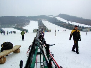 大连欢乐雪世界滑雪场