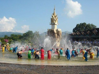 曼斗民俗活动村