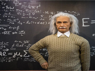 西溪湿地黑根蜡像馆