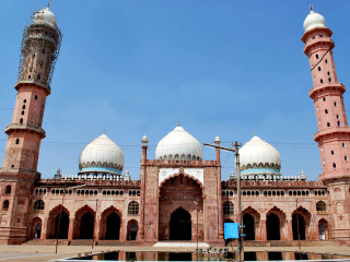 塔吉乌尔清真寺