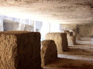 南京明文化村·阳山碑材