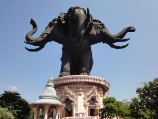 三头神像博物馆