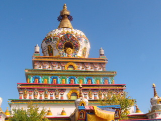 郭麻日寺时轮金刚塔