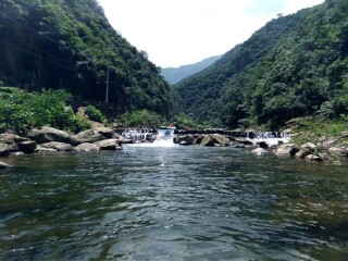 万泉河竹筏漂流