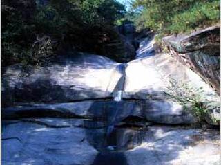 大耶山龙坠溪谷